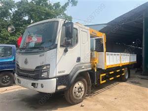 Xe Chenglong L3 gắn cẩu XCMG 4 tấn 5 đốt