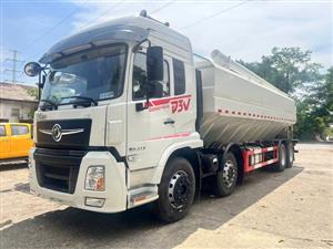Xe bồn chở thức ăn chăn nuôi, chở cám 33 khối Dongfeng 4 chân