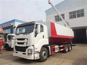 Xe bồn chở thức ăn chăn nuôi ISUZU GiGa 3 chân 25m3
