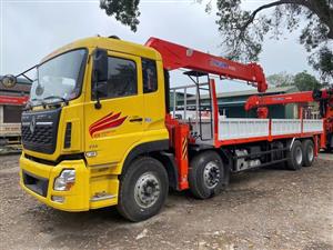 Xe tải cẩu Dongfeng 4 chân gắn Kanglim 15 tấn KS5206