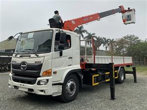 Xe tải cẩu HINO FG gắn Kanglim 5 tấn có rổ nâng người