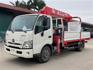 Xe tải cẩu Hino XZU gắn Unic URV 375 có rổ nâng người